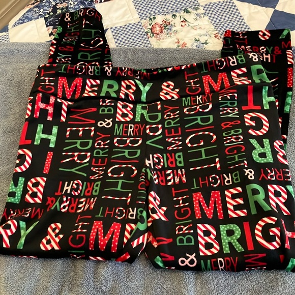No Boundaries Pants - ⭐️ 5/$20 ⭐️ No Boundaries Festive Leggings - Black, Red, Green, White